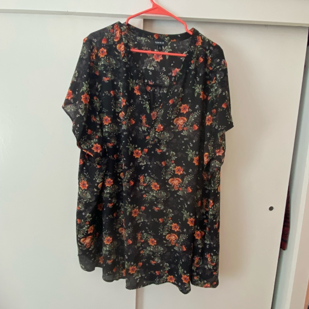 Torrid Floral Georgette Shirt Size 5